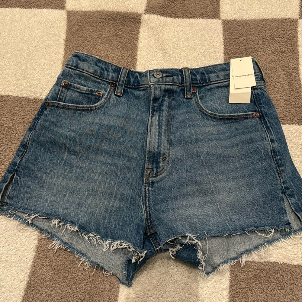 Abercrombie and fitch mom high rise shorts. Brand new and never worn.